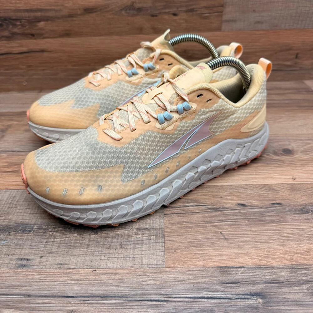 Altra Outroad 2 Shoes Women's Size 10 Yellow Road Trail Running Sneakers